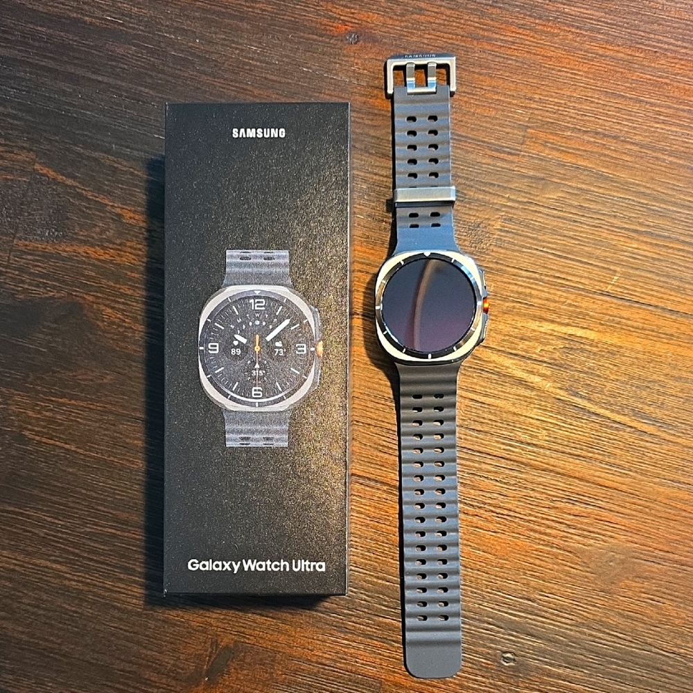 Samsung Galaxy Watch Ultra - Titanium Silver